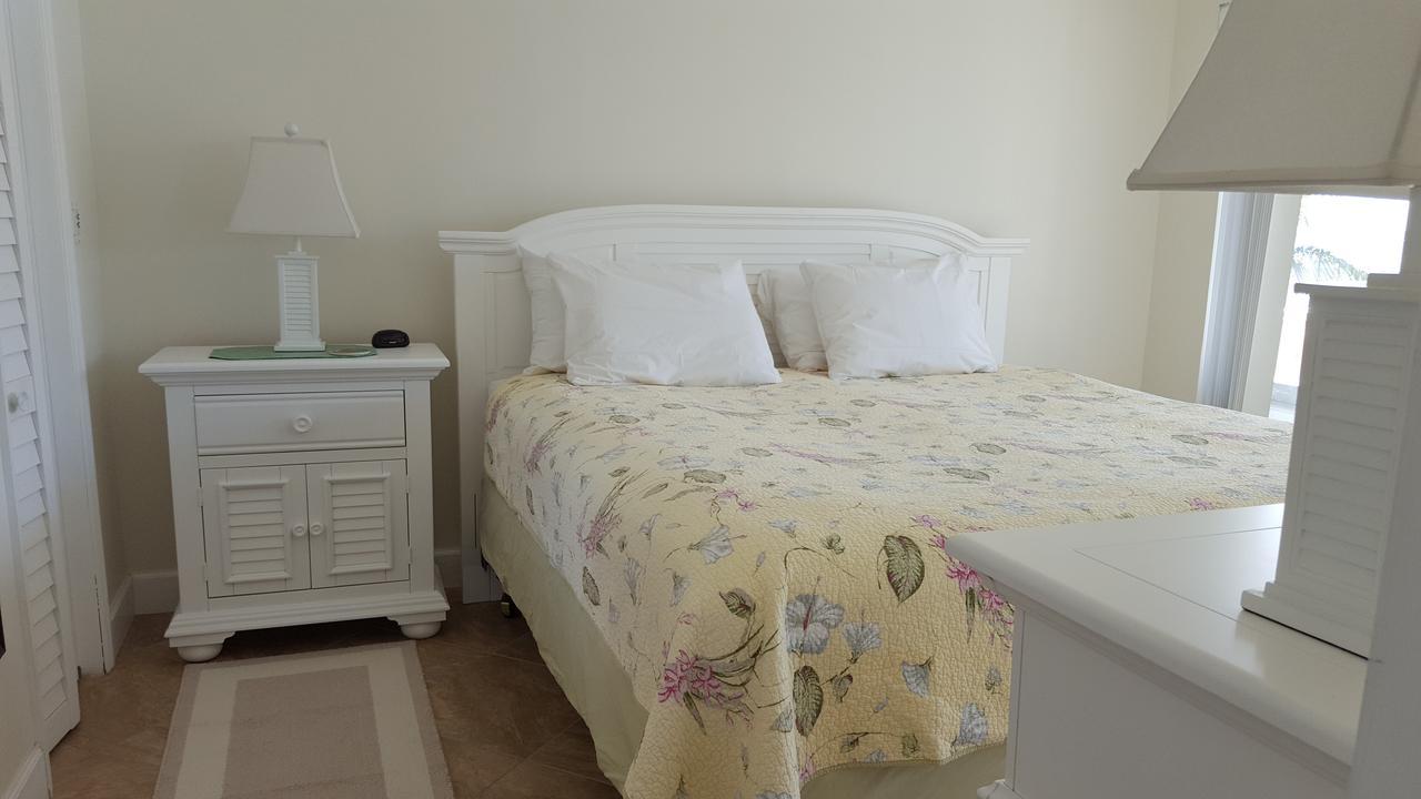 Sunrise Ocean Suites Хиллсборо-Бич Экстерьер фото
